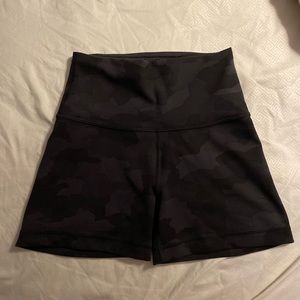Lululemon wunder train contour fit